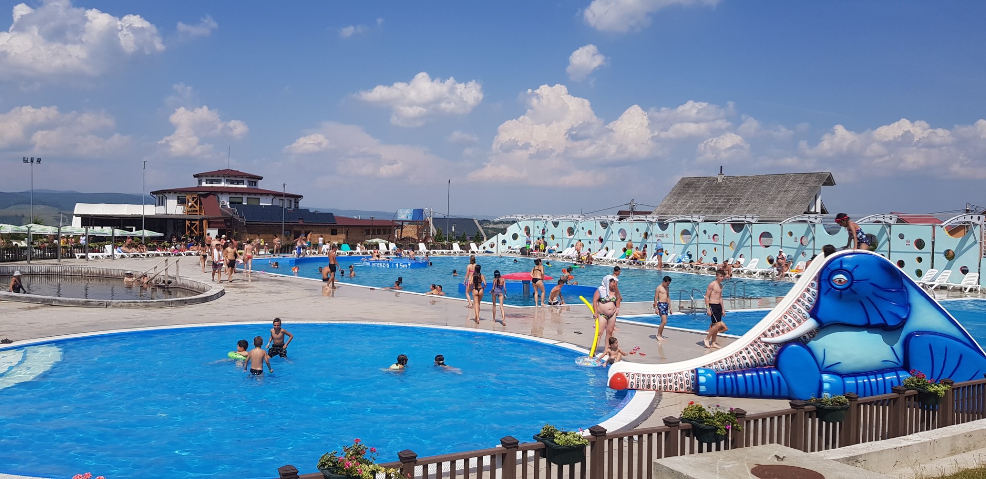Read more about the article S-a deschis Parcul Balnear Toroc din Dej. Îți spunem care sunt prețurile