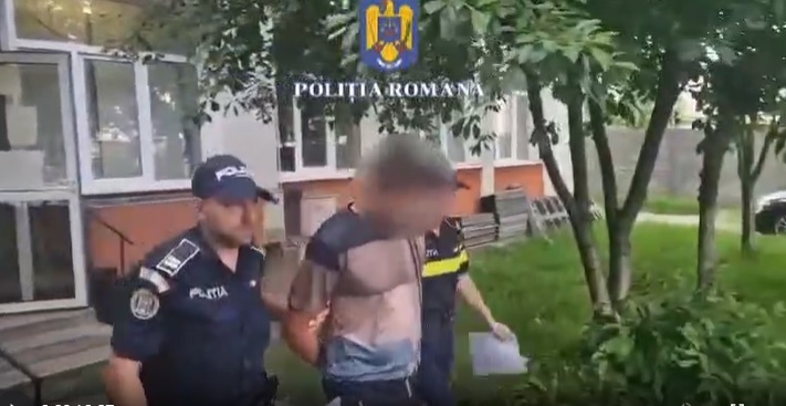 Read more about the article Un tânăr beat și cu permisul suspendat a intrat cu mașina într-un gard apoi într-un stâlp din beton
