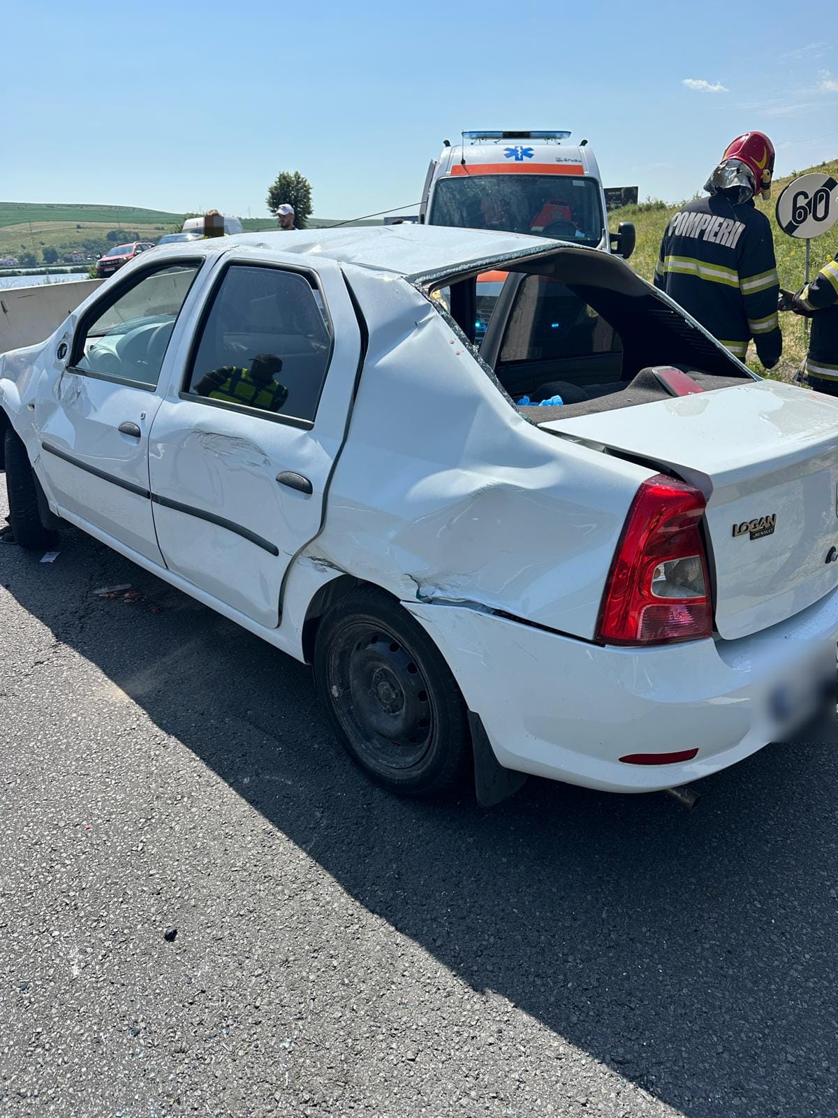 Read more about the article Impact între o betonieră și un autoturism lângă Turda. Patru persoane au fost transportate la spital