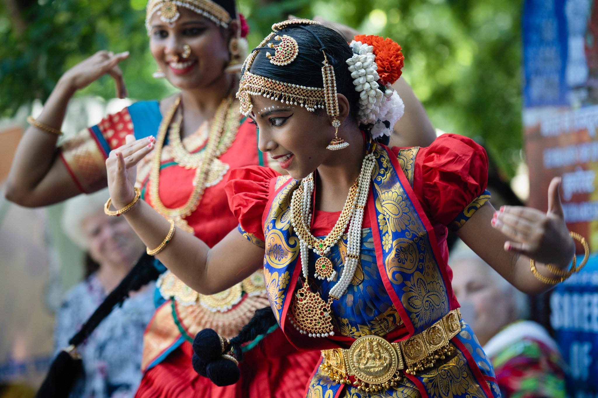Read more about the article Dansuri sacre, costume tradiționale, arome și condimente, sesiuni yoga și concerte live la Festivalul Namaste India de la Cluj