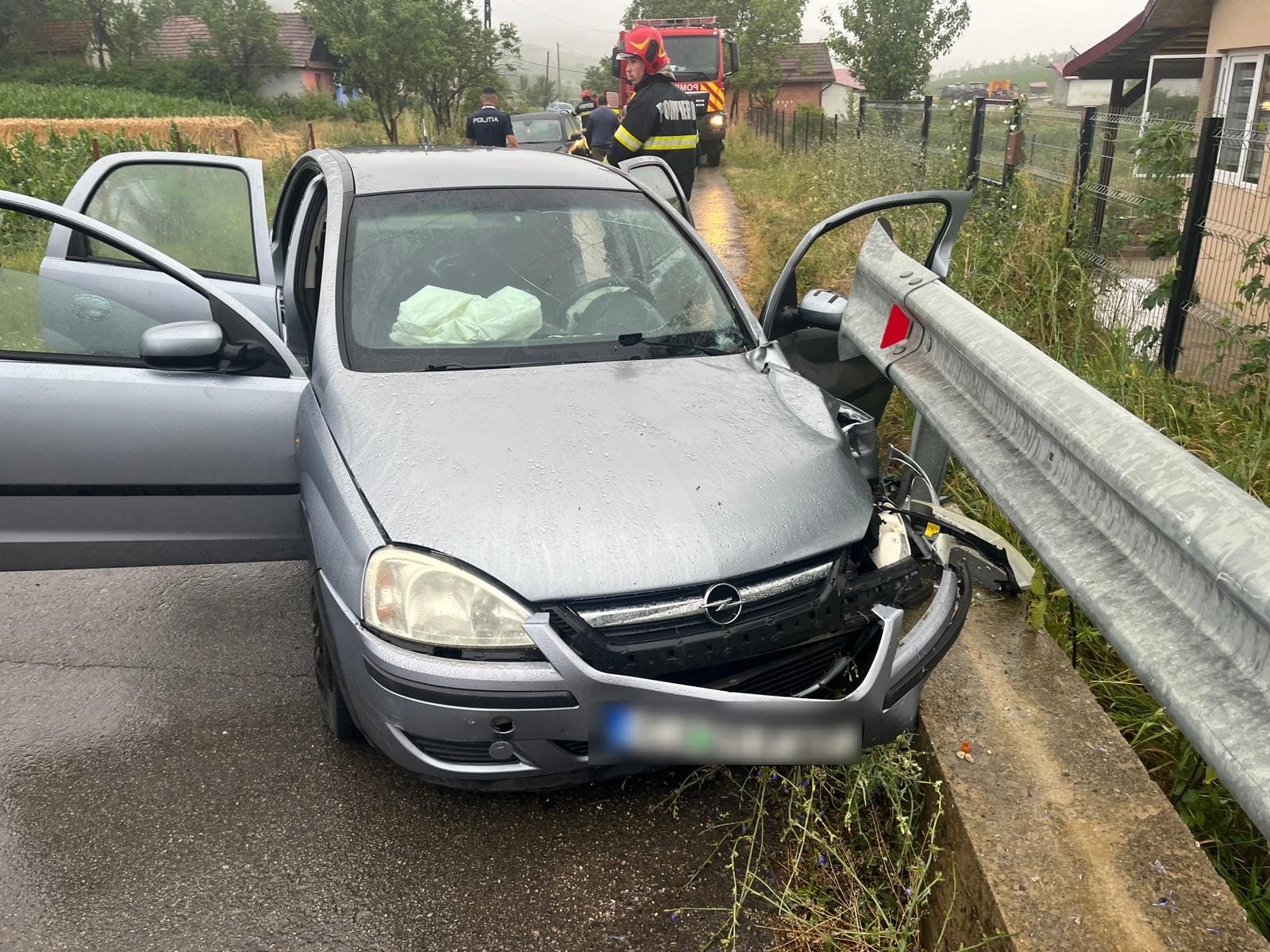 Read more about the article Accident rutier pe un drum din județul Cluj. A intrat cu mașina în parapet