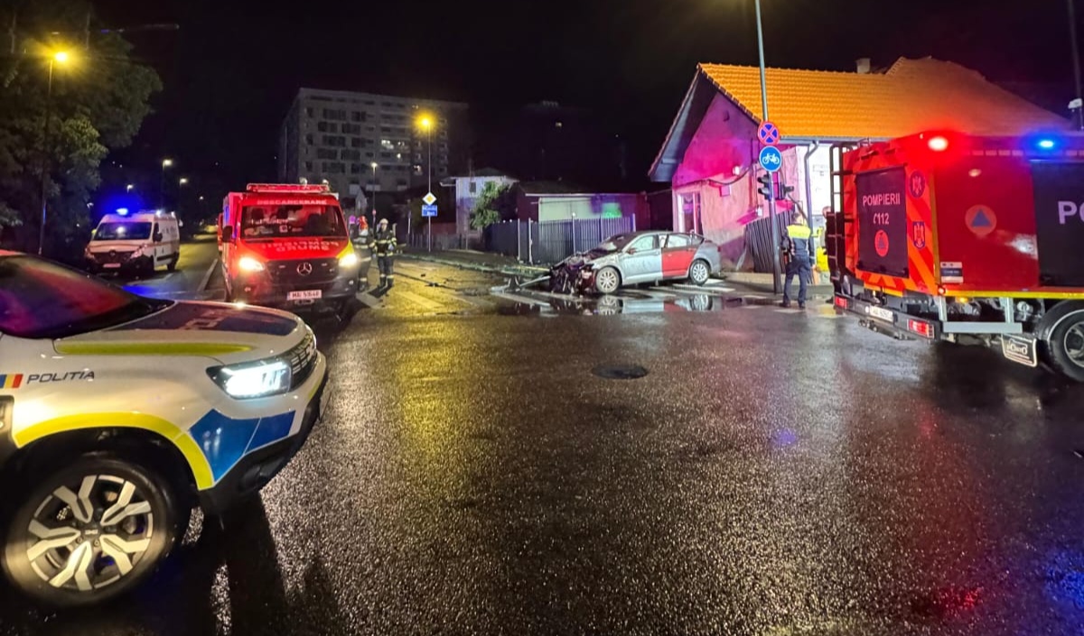 Read more about the article Accident rutier grav, azi noapte, la Cluj. Cinci persoane au fost transportate la spital