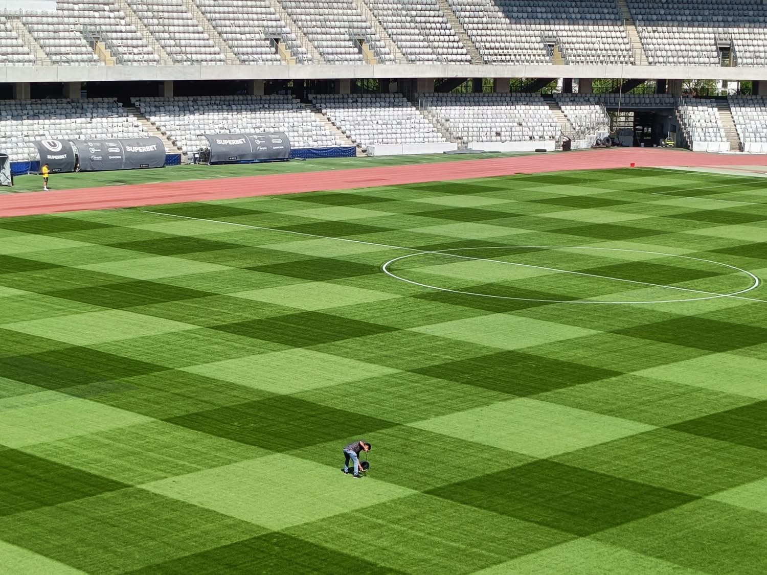 Read more about the article U – UTA, singurul meci pe Cluj Arena înainte de exilul de vară. Tișe: „Cluj Arena e pregătită!”