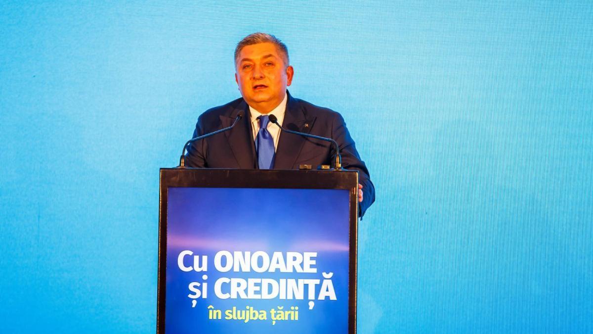 Read more about the article Alin Tișe, în cărți pentru funcția de prim-vicepreședinte al PNL. 1.200 de delegați participă la congres
