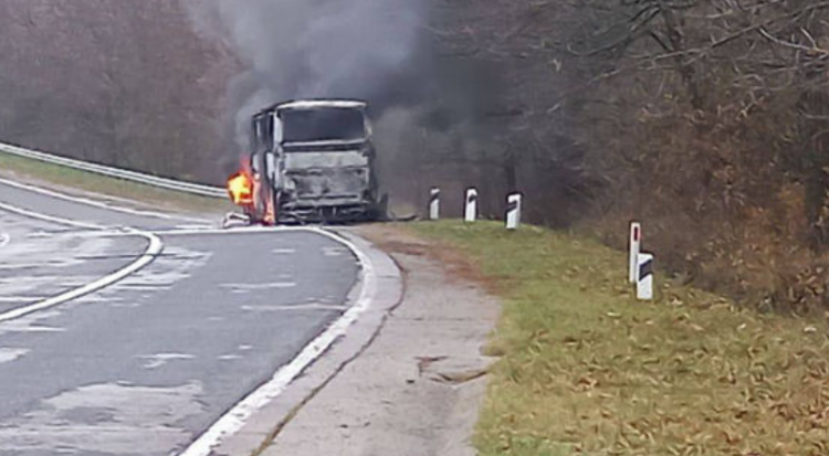 Read more about the article Autocar cu pasageri a luat foc pe centura Vâlcele-Apahida