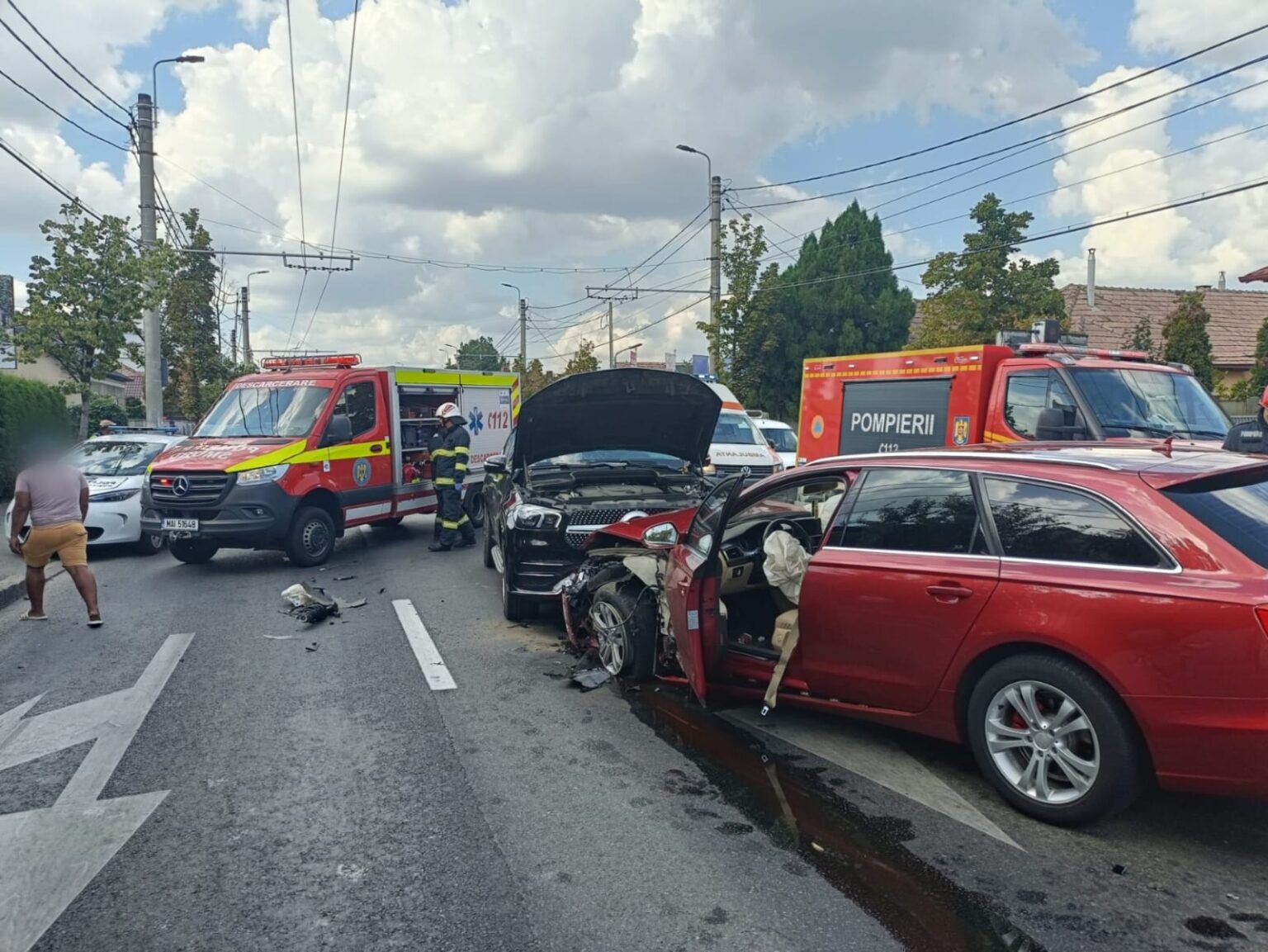 Read more about the article Cum s-a petrecut accidentul de lângă aeroport în care au fost implicate 5 autovehicule. Două persoane transportate la spital