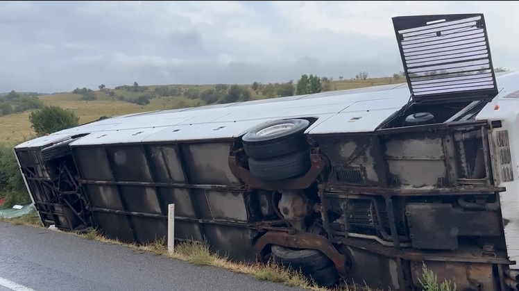 Read more about the article TRAGEDIE. Un bărbat a murit în accidentul în care a fost implicat un autocar cu 20 de persoane în localitatea Dumbrava, din județul Cluj