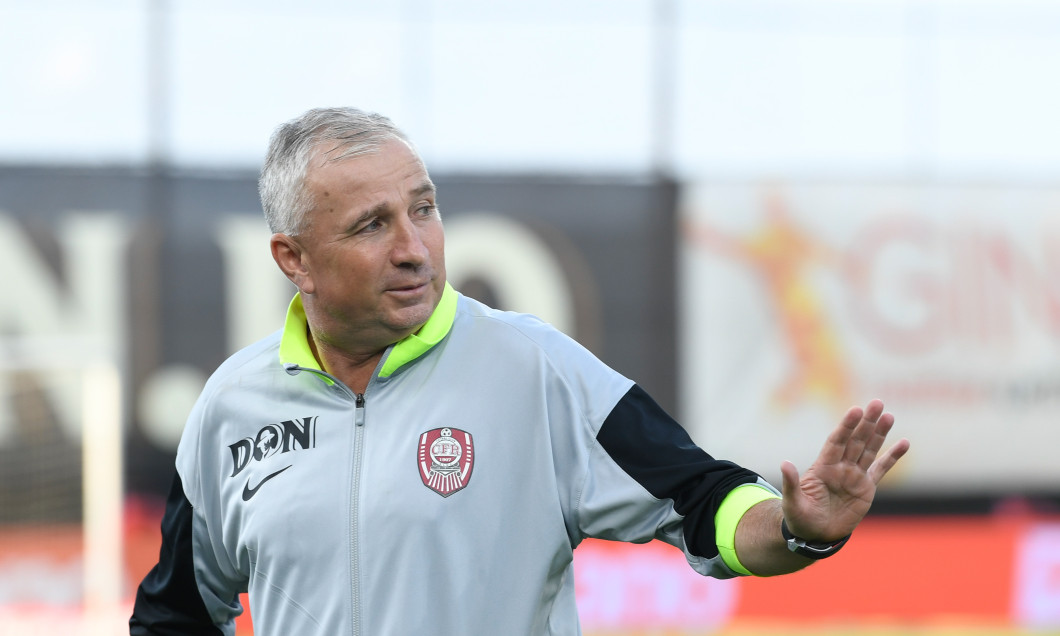 Read more about the article Dan Petrescu: „Avem același obiectiv: calificarea în grupă și un trofeu. Dar pentru asta, îmi trebuie jucători”