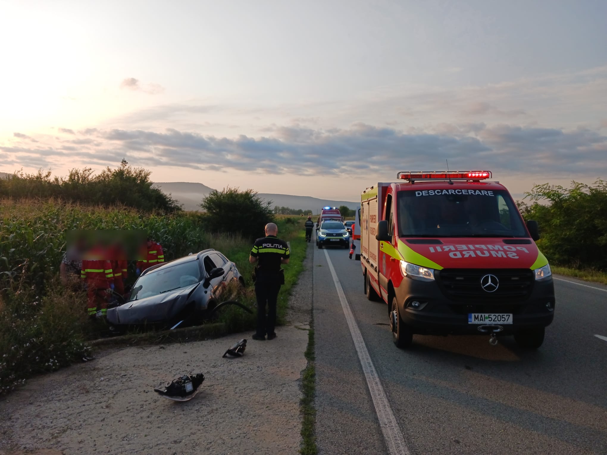 Read more about the article Accident rutier grav pe DN1C. Un bărbat și o femeie au fost transportați la spital