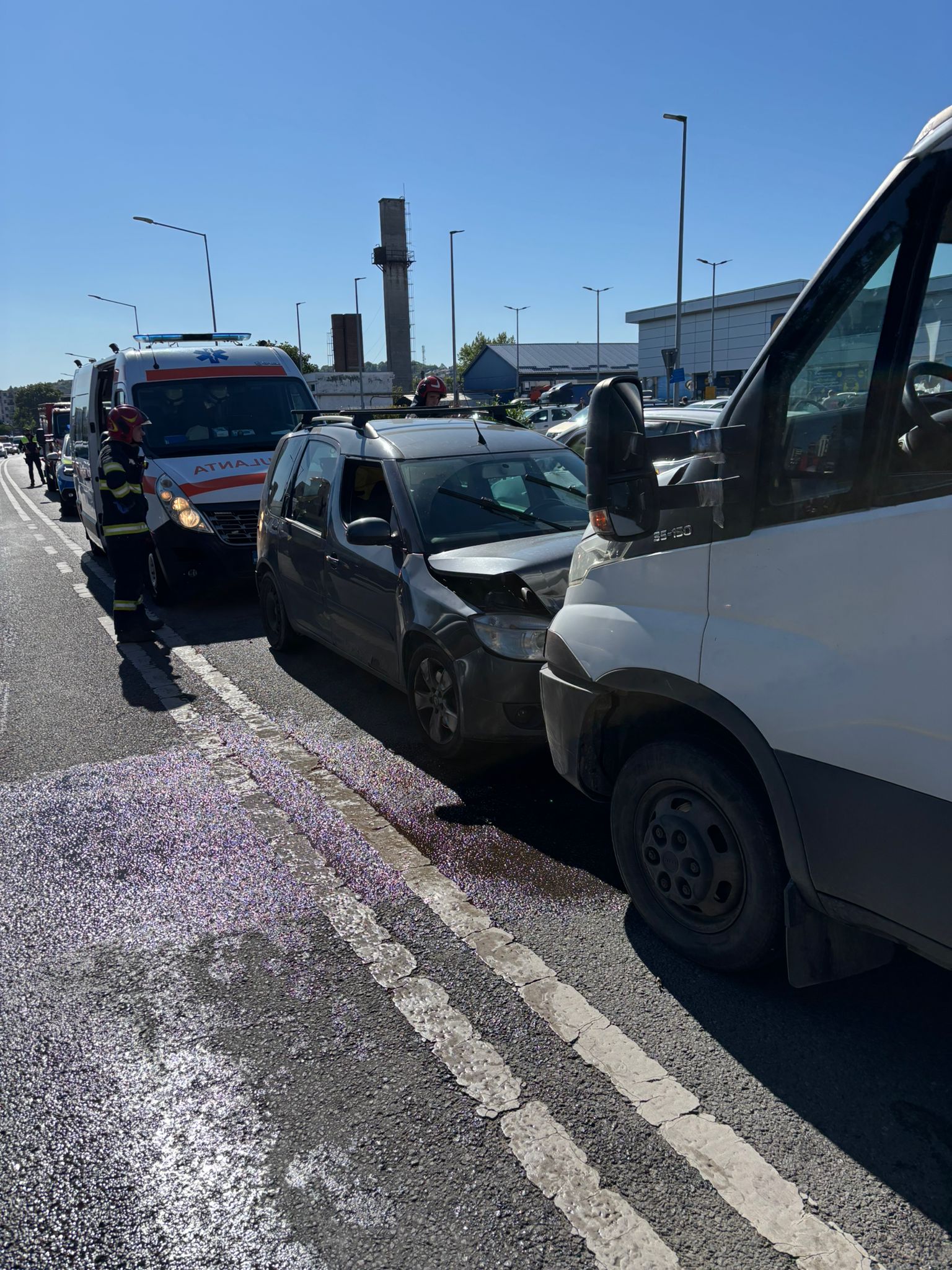 Read more about the article Un autoturism și o autoutilitară au fost implicate într-un accident pe Calea Baciului din Cluj