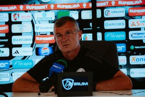 Read more about the article Ioan Ovidiu Sabău: „Nu-mi pierd speranța, sunt un luptător și vreau să le redau din nou bucuria și satisfacția fanilor noștri”
