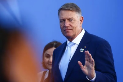Read more about the article Fostul președinte al României, notificat de ANAF să predea cheile unui imobil din Sibiu. Klaus Iohannis ar trebui să plătească o sumă uriașă!