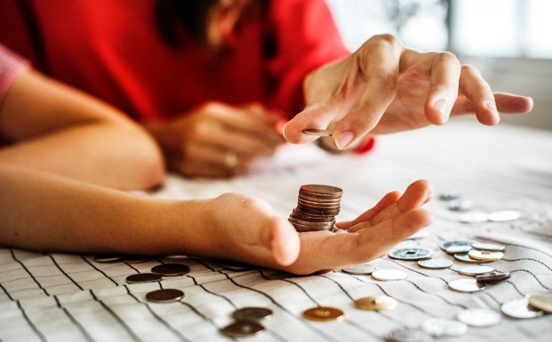 Read more about the article Clujul, locul 2 la numărul de salariați și printre liderii în servicii pe țară. Fluctuația cifrelor din august 2025