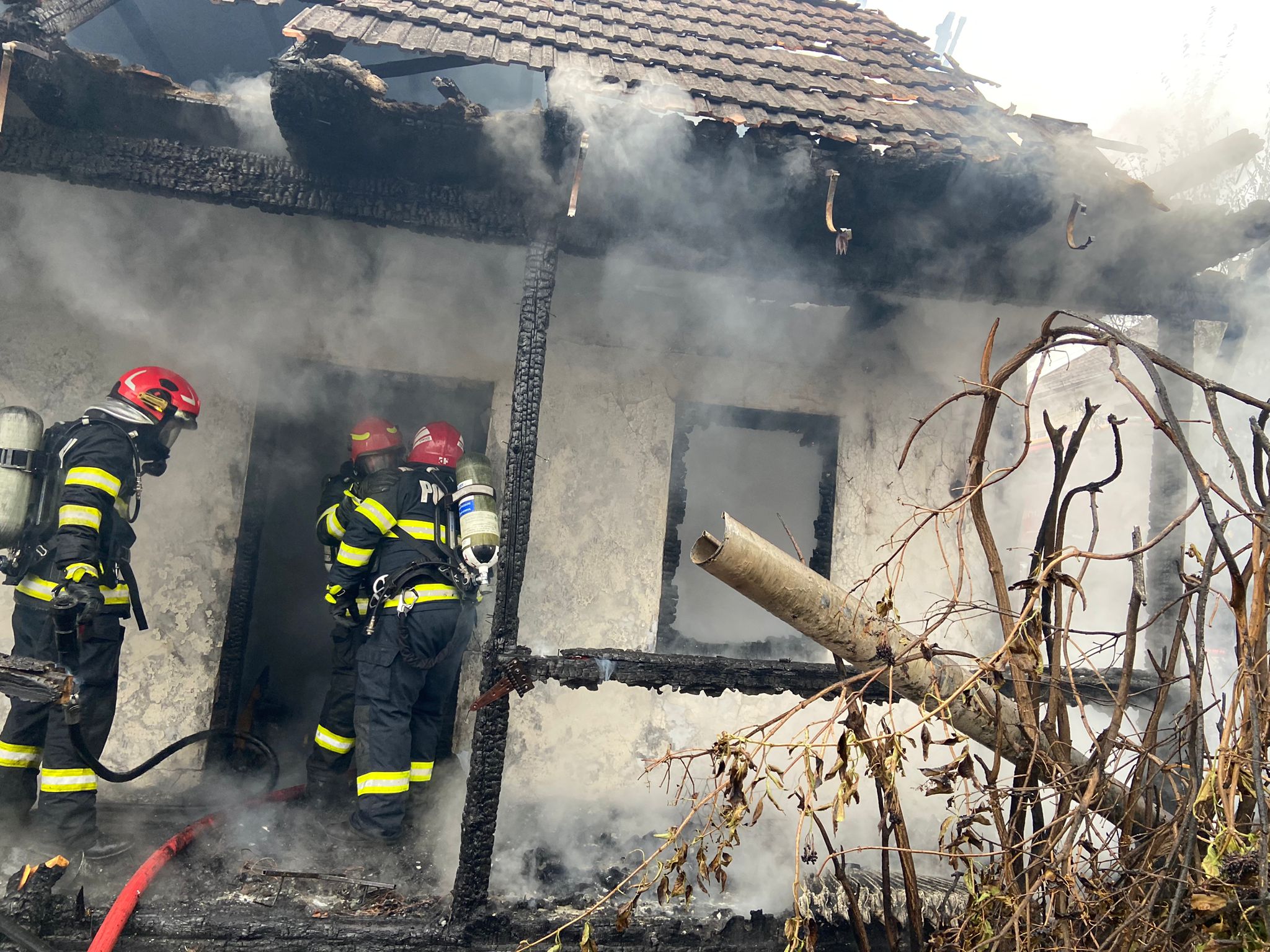 Read more about the article TRAGEDIE. Un clujean a murit în urma unui incendiu izbucnit în gospodăria sa