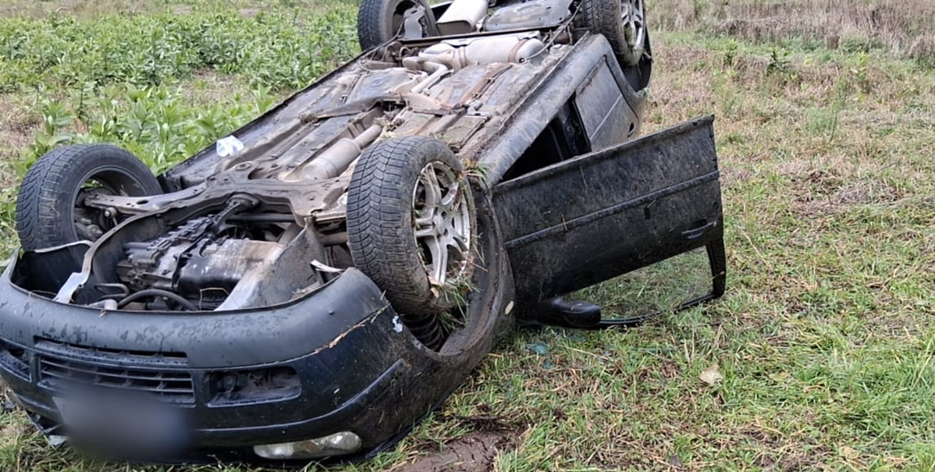 Read more about the article Accident spectaculos în județul Cluj. Un tânăr de 25 de ani a ajuns cu mașina în șanț