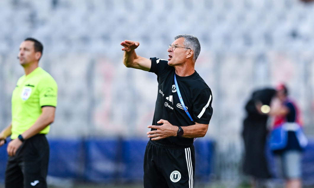 Read more about the article Ioan Ovidiu Sabău, extrem de nemulțumit de un jucător: „E departe de ce trebuie să arate un sportiv la vârsta lui”