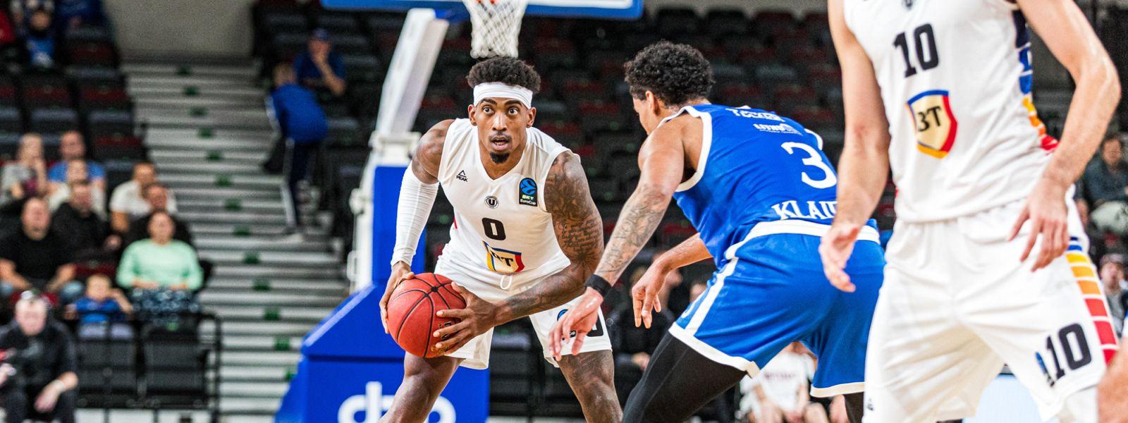 Read more about the article FELICITĂRI! După un meci senzațional, U-BT Cluj câștigă în Lituania cu Neptunas Klaipeda. A fost condusă și cu 17 puncte! Daron Russell e de pus în ramă!