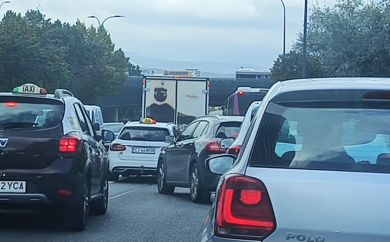 Read more about the article Trafic intens la ieșirea din Cluj spre Oradea. Cele mai multe mașini se îndreaptă spre târgul de la Negreni. Rute ocolitoare