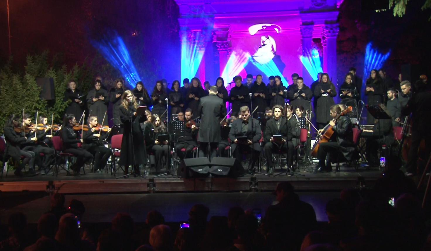 Read more about the article Peste 50 de artiști la Concertul de Luminație: requiem muzical-coregrafic care a impresionat Clujul