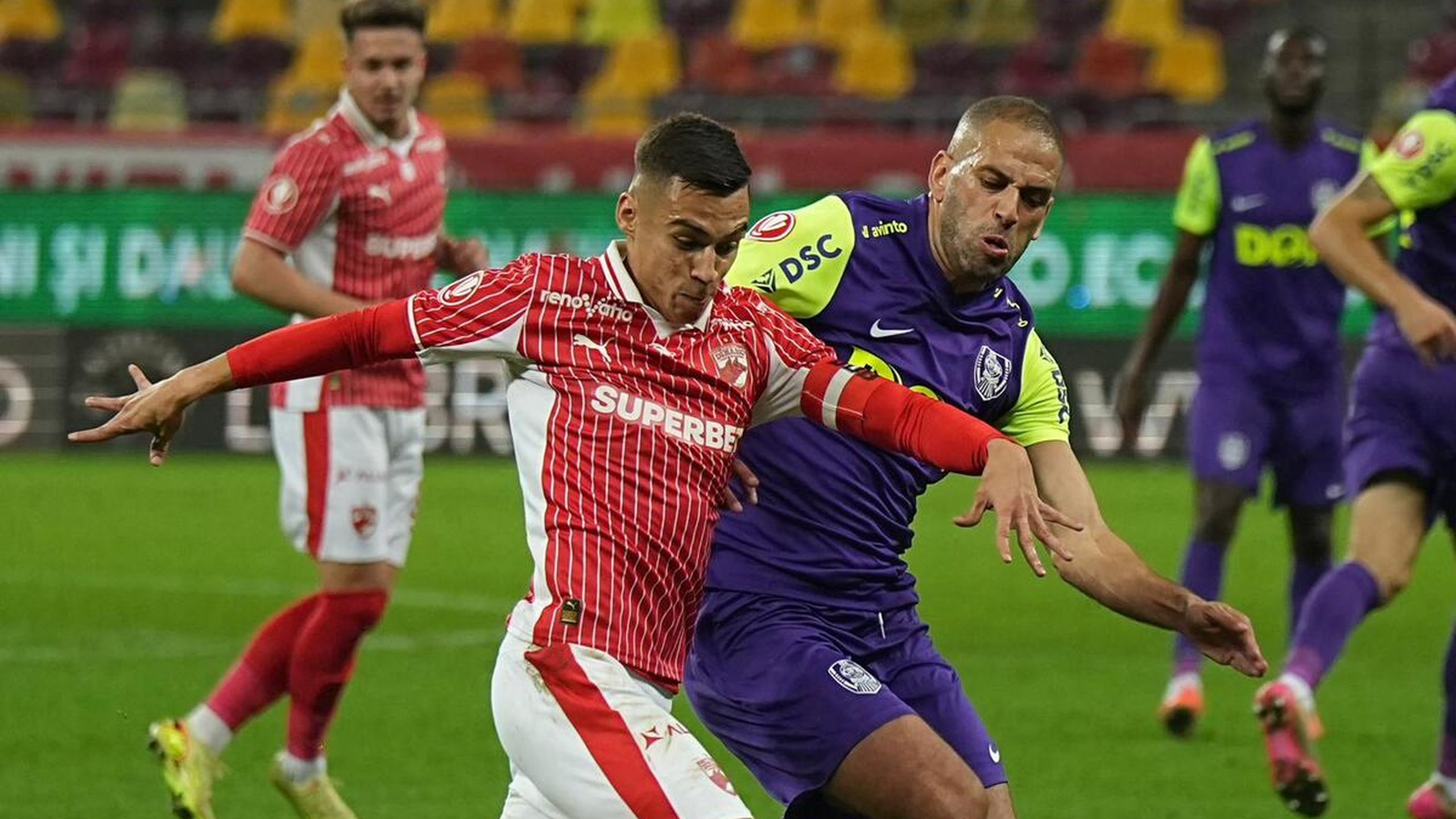 Read more about the article CFR Cluj pierde dramatic cu Dinamo în prelungiri și se află la a treia înfrângere consecutivă în campionat