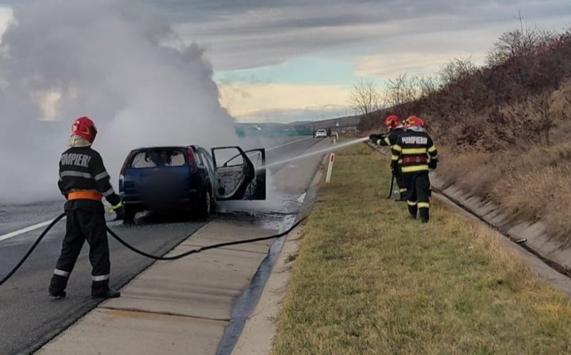 Read more about the article O mașină s-a făcut scrum pe Autostrada Transilvania. De la ce a izbucnit incendiul