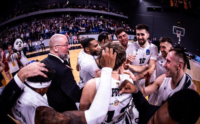 Read more about the article După meciul cu Hapoel, Mihai Silvășan recunoaște: „Primul sfert a fost un dezastru total pentru noi”. Ce le cere jucătorilor săi