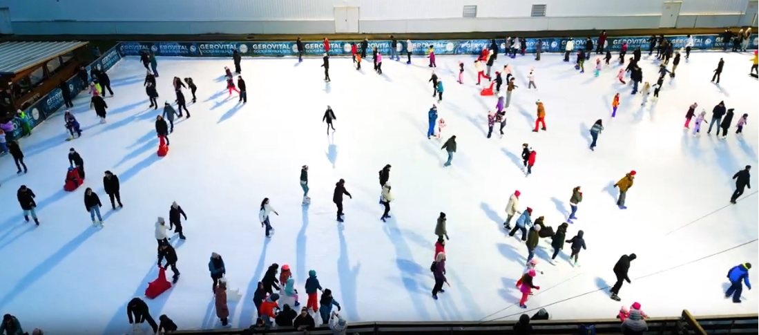 Read more about the article Se deschide cel mai mare patinoar din Cluj! Îți spunem programul și prețurile biletelor