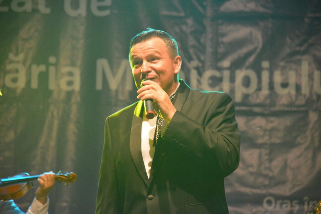 Read more about the article Unde cântă Aurel Tămaș de Revelion
