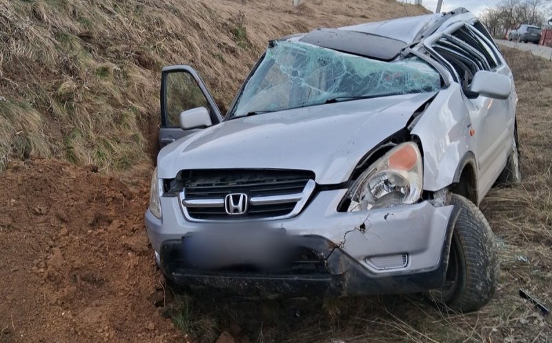 Read more about the article Accident grav pe un drum din județul Cluj: mașină praf, șoferul de 70 de ani, transportat la spital