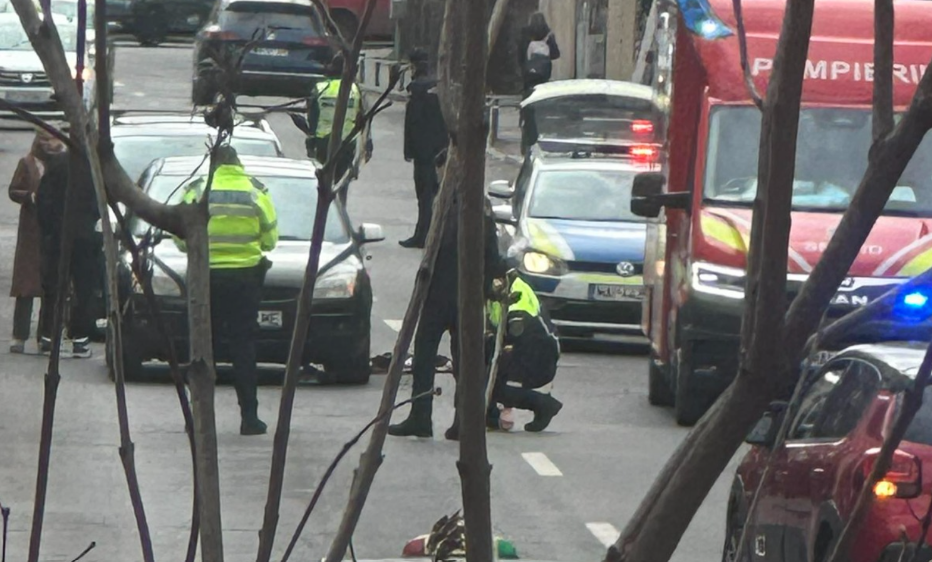 Read more about the article GRAV ACCIDENT pe o stradă din Cluj. Un copil de 9 ani a fost lovit de o mașină, apoi proiectat într-un alt autoturism