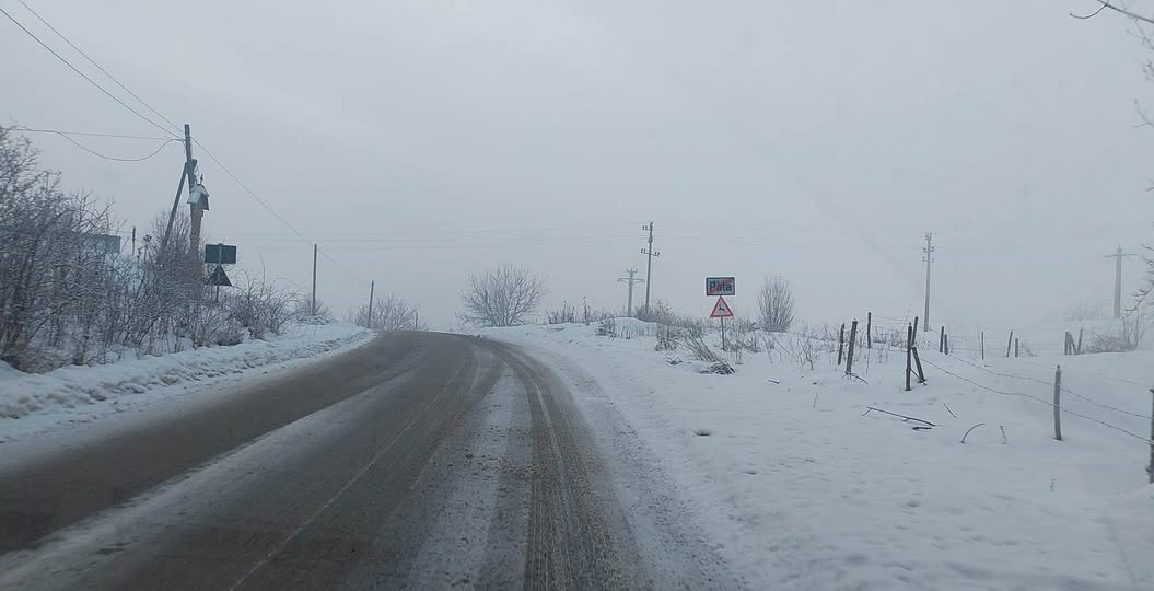 Read more about the article A nins din nou în județul Cluj. În ce zone au intervenit autoritățile + 700 de tone de material antiderapant împotriva poleiului și zăpezii