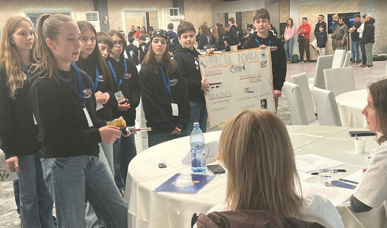 Read more about the article Elevi de la Colegiul Național „Emil Racoviță” Cluj, în finala pe țară FIRST LEGO League cu o pensulă inteligentă pentru arheologie