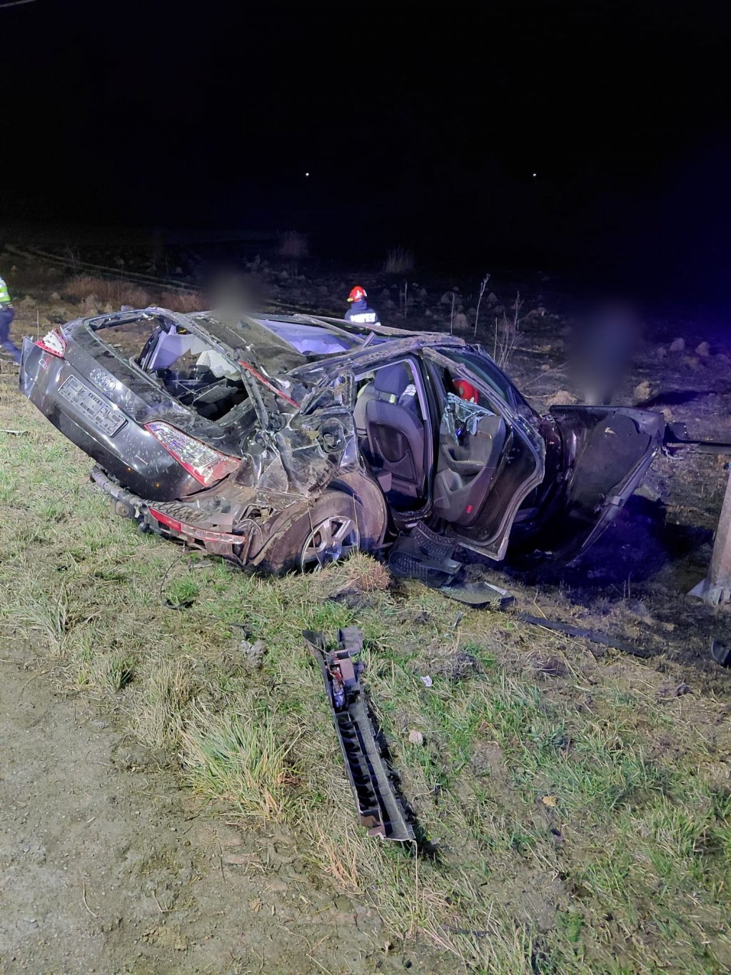 Read more about the article Accident violent la ieșirea din Huedin spre Beliș. Tânăr de 18 ani, transportat la spital după ce mașina a fost aruncată de pe șosea