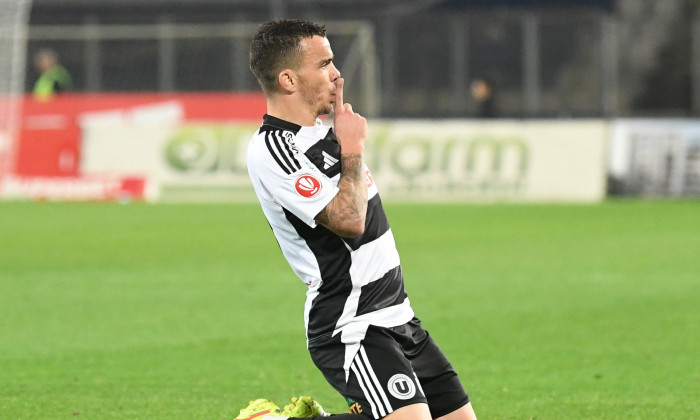 Read more about the article Dan Nistor, ironie la adresa CFR Cluj după sezonul regulat: „Să împărțim peluzele? Nu putem, că ei sunt 20!”