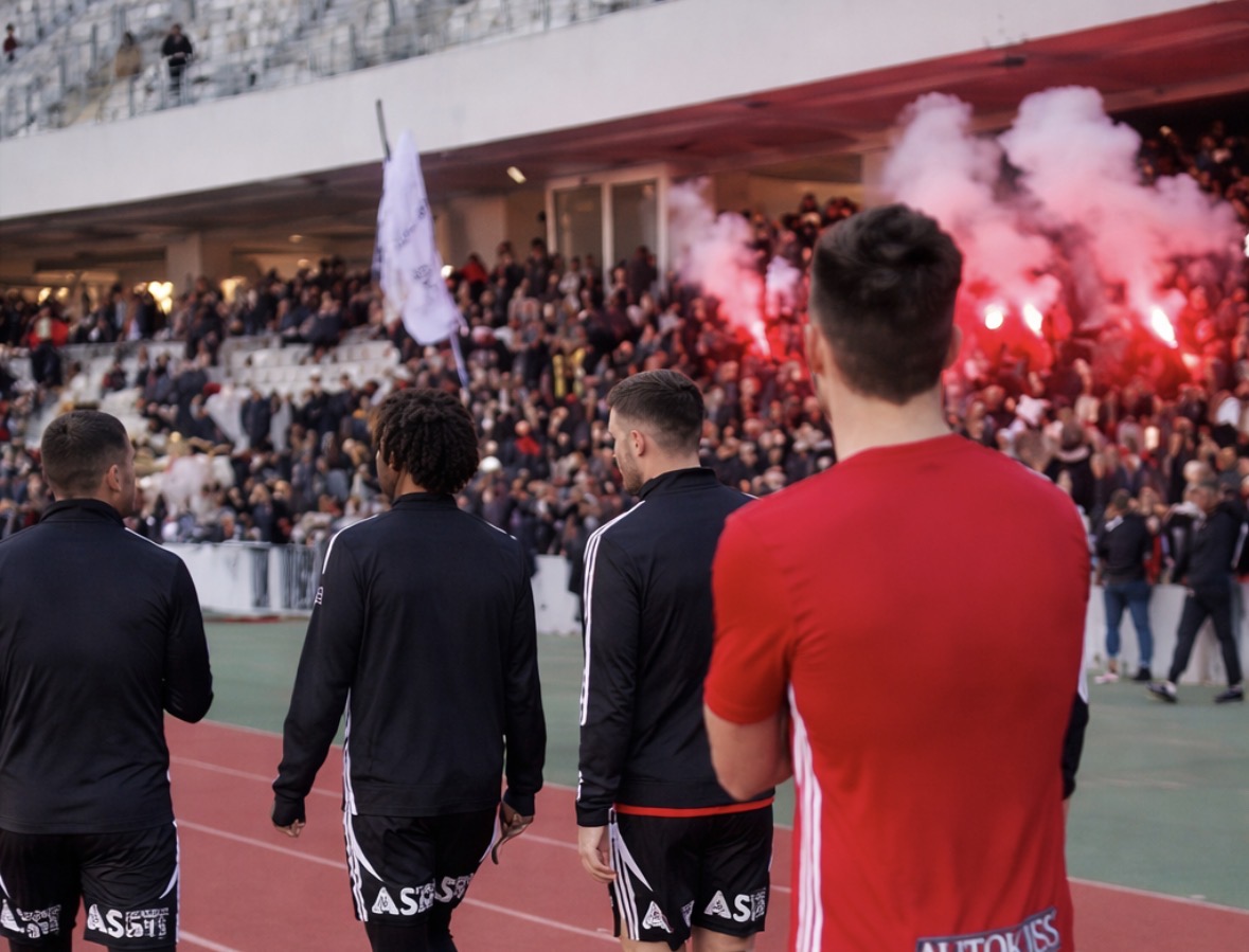 Read more about the article Sute de suporteri ai „U” Cluj au mers la antrenament pentru a încuraja echipa înaintea derby-ului cu CFR