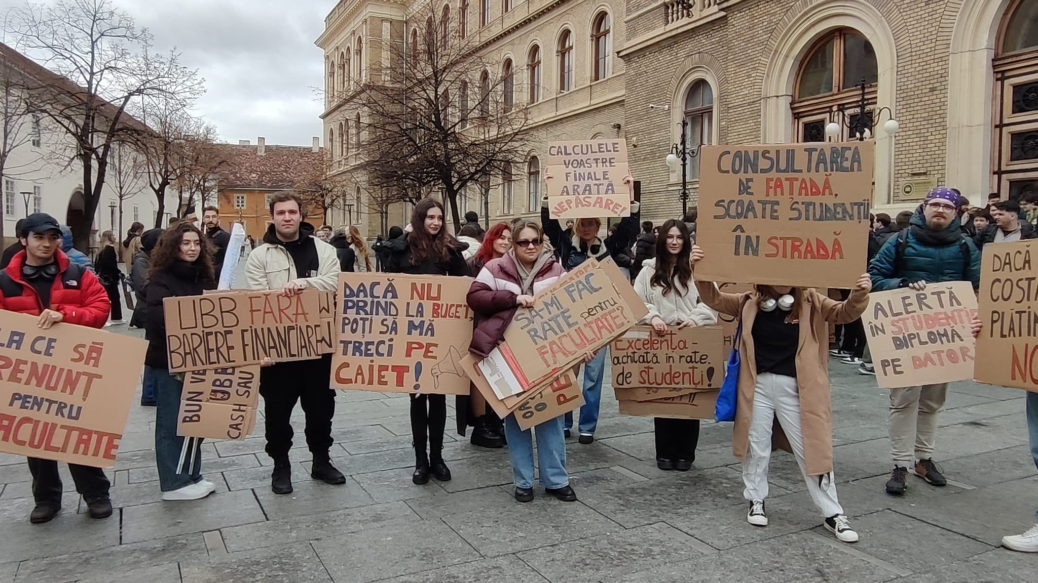 Read more about the article Studenții UBB se întâlnesc cu rectorul Daniel David după ultimele proteste rămase fără rezultat. Au 58 de revendicări