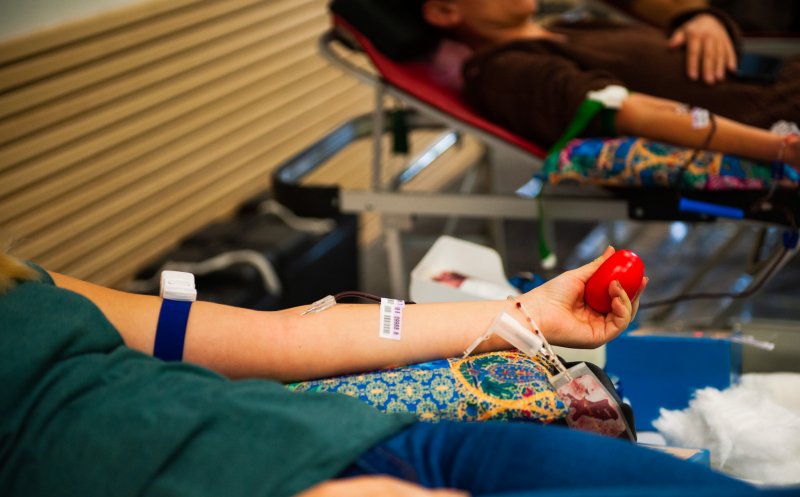 Read more about the article Clujenii, chemați să salveze vieți: studenții UMF au relansat campania „Donează sânge, fii erou!”