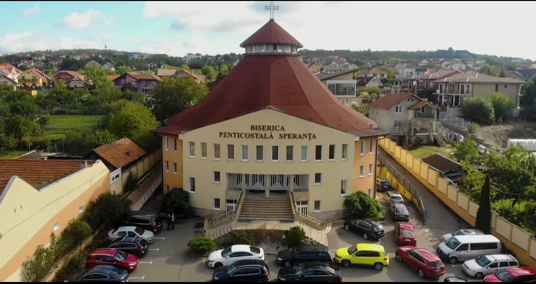 Read more about the article Scandal sub cupola bisericii: pastor acuzat de abuz, rasism și „dictatură” imobiliară