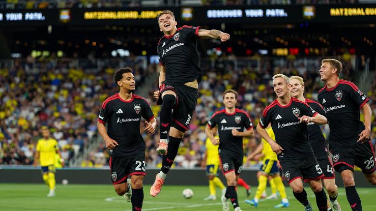 Read more about the article Louis Munteanu continuă să impresioneze în MLS. Gol pentru român într-un meci spectaculos cu opt reușite