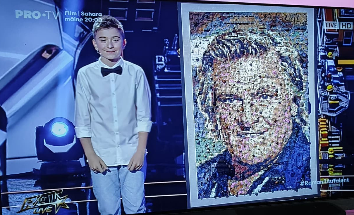 Read more about the article Clujeanul Albert Oprea (11 ani) i-a dedicat lui Florin Piersic un portret din Lego, iar jurații s-au ridicat în picioare! „Ești un artist mega-original!”