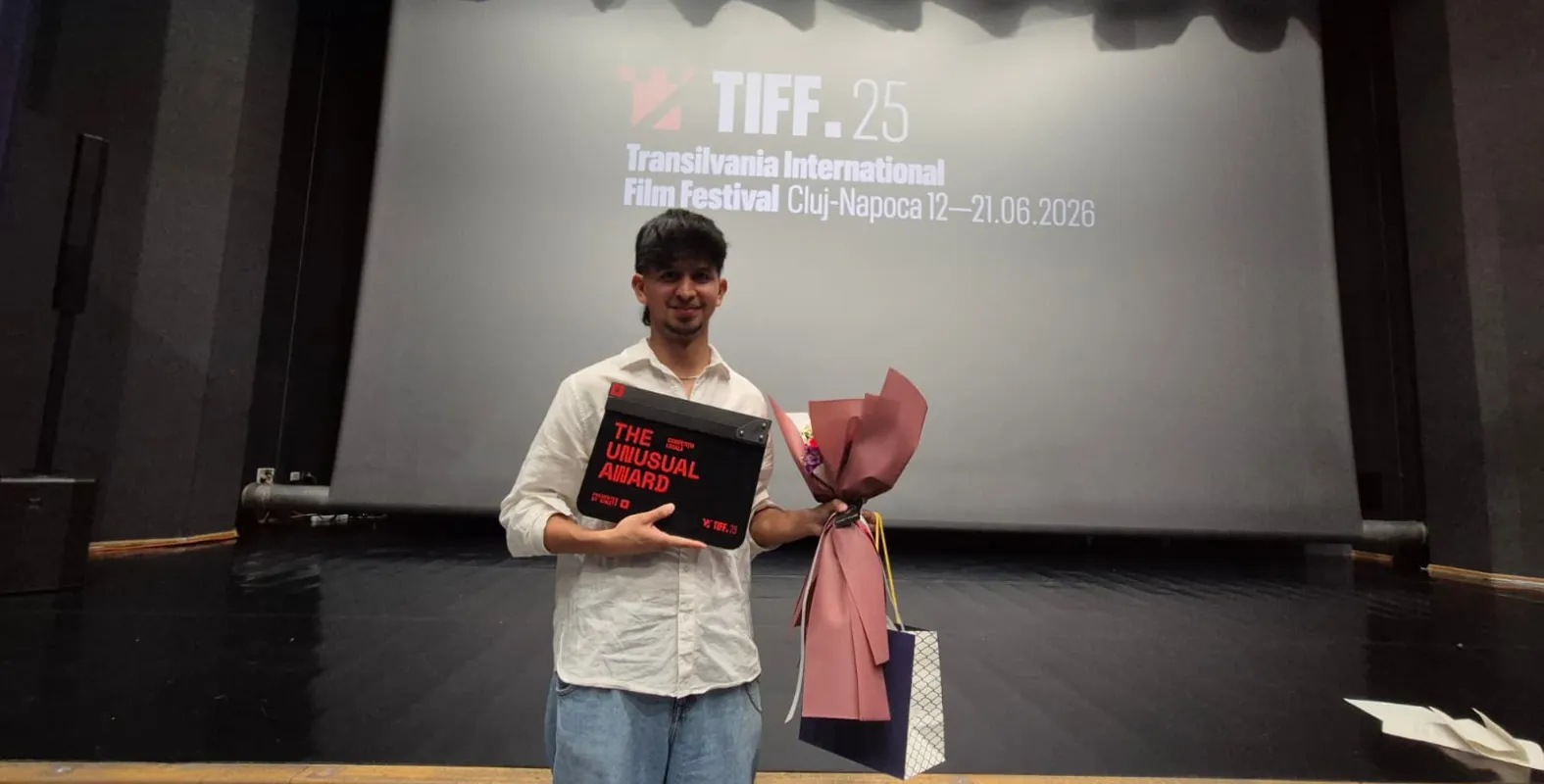 Read more about the article Premiu TIFF pentru ”U” Cluj! Jose Canales, videograful echipei a transformat fotbalul în artă și a cucerit festivalul cu „Stadionul dragostei”