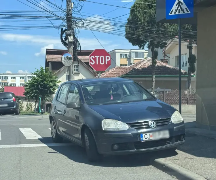 Read more about the article Cât de aproape de intersecție e prea aproape? Un clujean a parcat la limita bunului-simț. Și a legii!