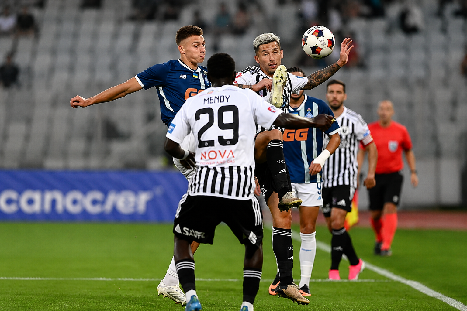 Read more about the article Începe să doară: încă un eșec la loviturile de departajare. 20.000 de suporteri au asistat la eliminarea lui “U” din Europa League