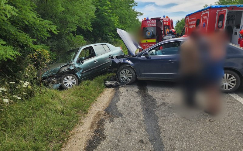 Read more about the article Accident grav pe un drum din județul Cluj. Două mașini făcute praf; victimele – transportate de urgență la spital