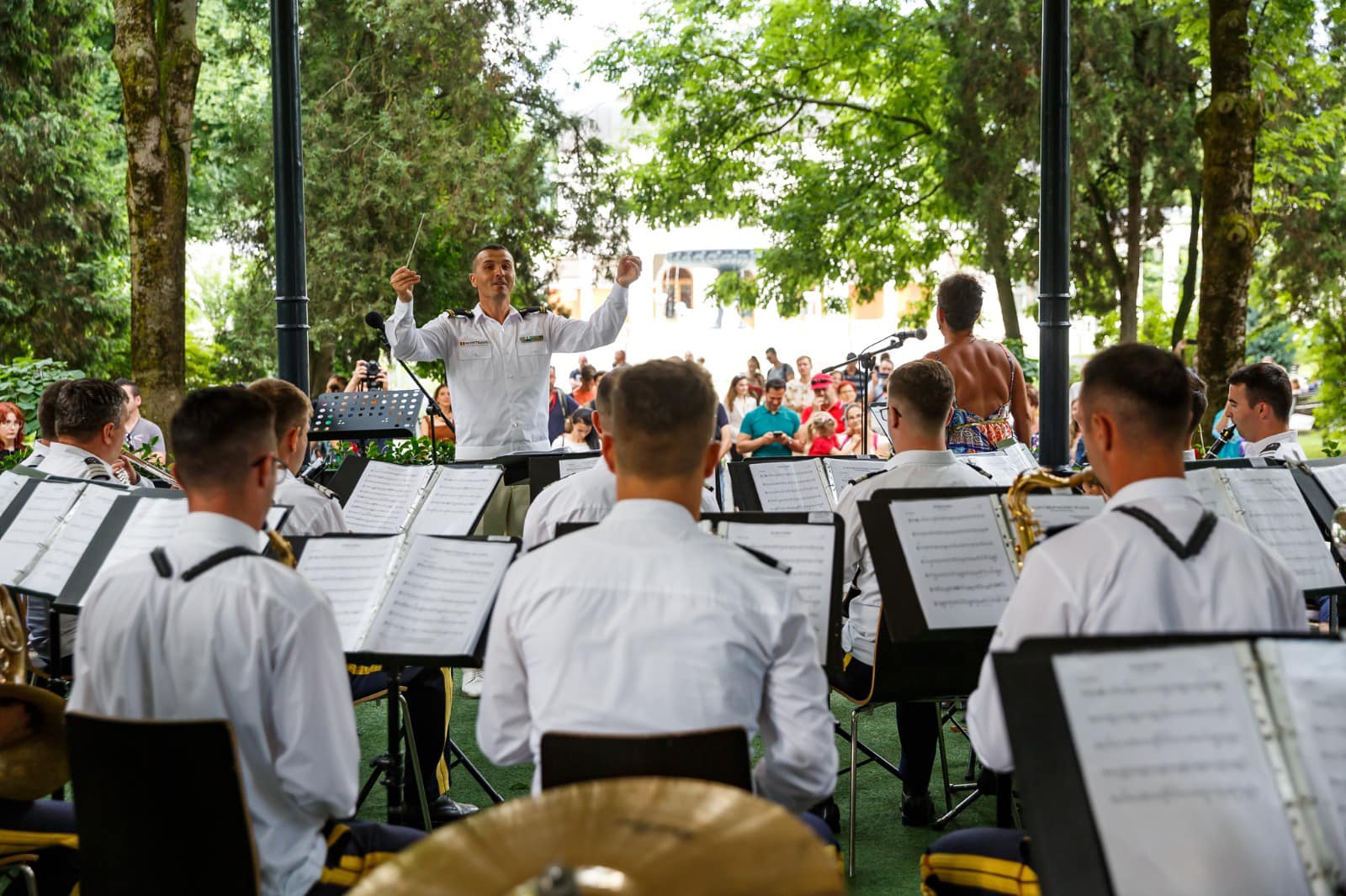 Read more about the article Muzică în foișor: concertele de fanfară revin în Parcul Central