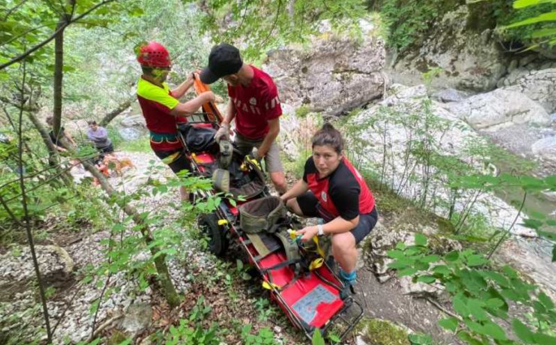 Read more about the article Tânără din Cluj, salvată în urma unui accident grav în Cheile Râmețului. Victima a fost preluată de un echipaj SMURD