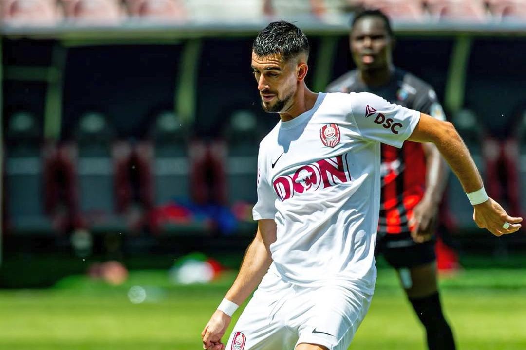 Read more about the article CFR Cluj pierde teren și jucători: un mijlocaș important al clubului, gata să plece după ce s-a săturat de întârzieri