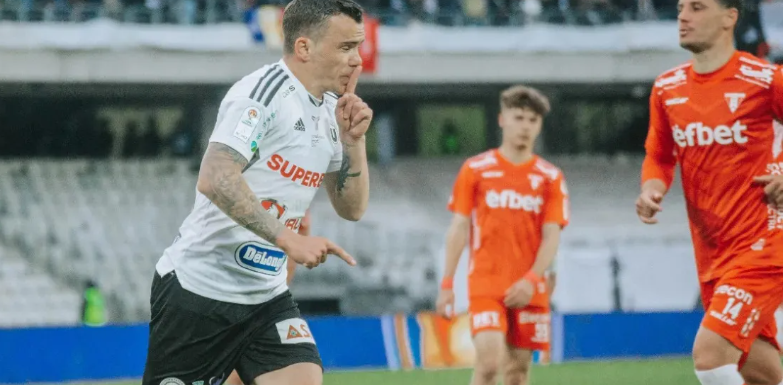 Read more about the article AVANCRONICĂ. Universitatea Cluj – UTA Arad, duel cu miză mare în Superligă. Dan Nistor, la un pas de un record istoric