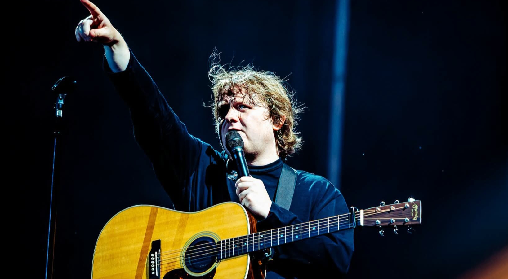 Read more about the article Lewis Capaldi a făcut istorie la UNTOLD ONE: stadion plin, acces restricționat și un show care a emoționat peste 60.000 de festivalieri