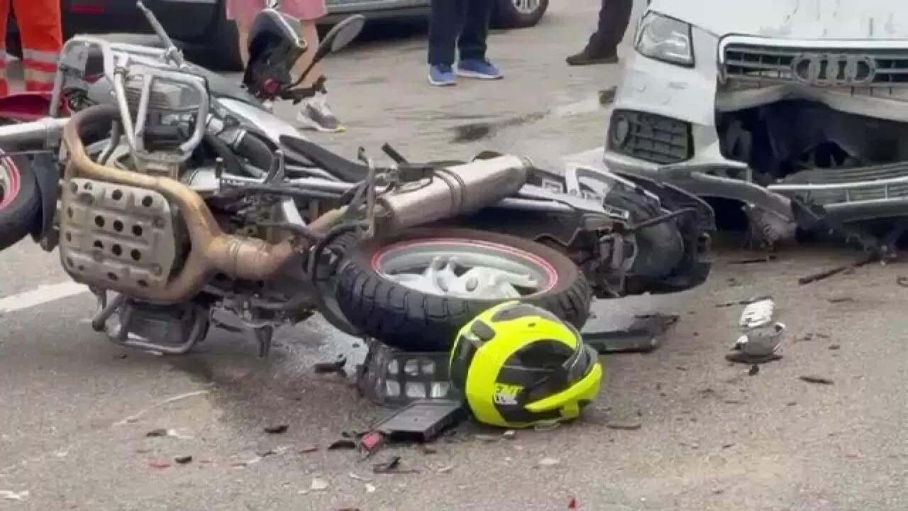 Read more about the article Motociclistă în stare critică după un accident la Topa Mică